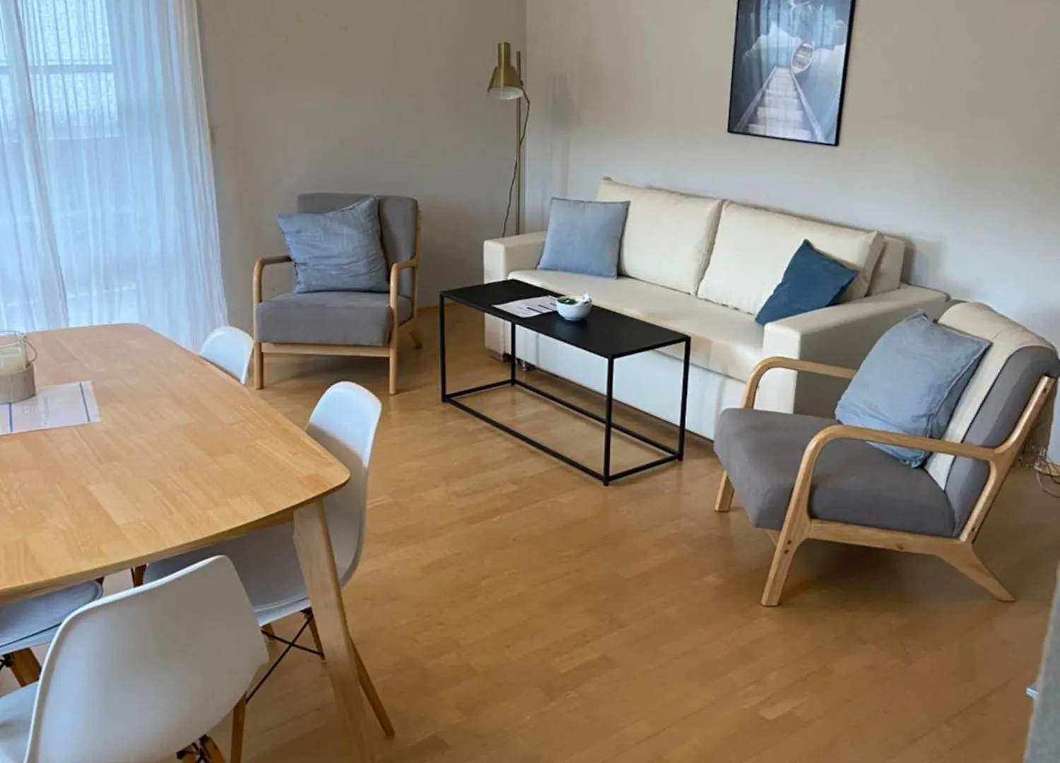 Modern Eingerichtete Wohnung Mit 2 Schlafzimmern ベルゲン ドイツ